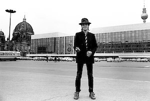 Kristina Eriksson, Udo Lindenberg vor dem Palast der Republik, 1983, Udo Lindenberg Archiv