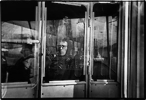 Evelyn Richter, tram, um 1972, © Evelyn Richter Archiv der Ostdeutschen Sparkassenstiftung im MdbK