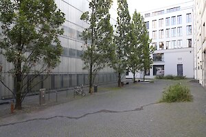 Nina Schuiki, Frühling (Installationsansicht), 2024, Stadt Leipzig, © Nina Schuiki / VG Bild-Kunst Bonn, Foto: dotgain.info