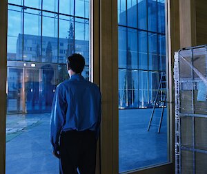 Clemens von Wedemeyer, Das Bildermuseum brennt (Videostill, 2004), © VG Bild-Kunst